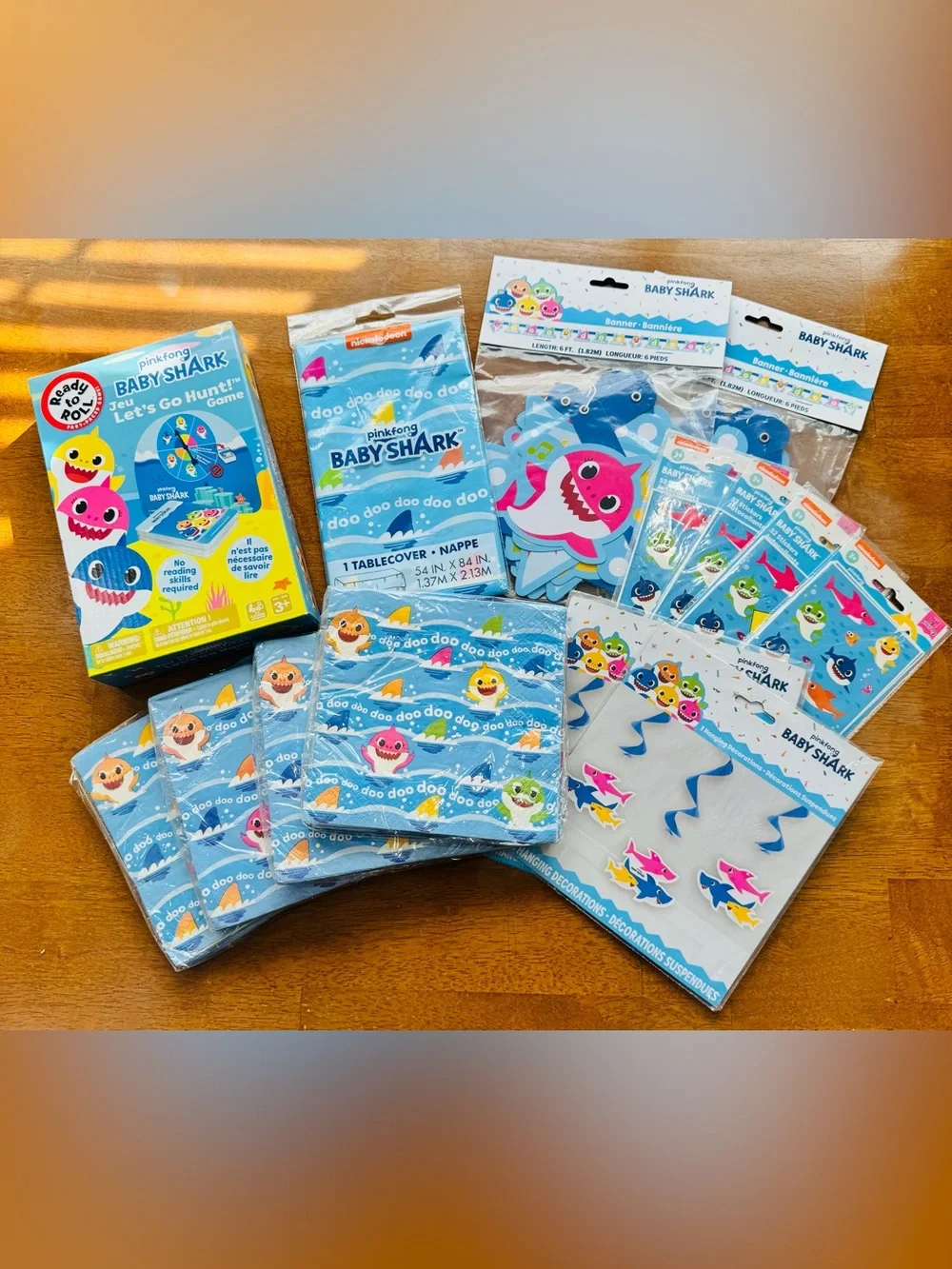 D8 Party Decorations- Baby Shark 14 piece party kit set ￼